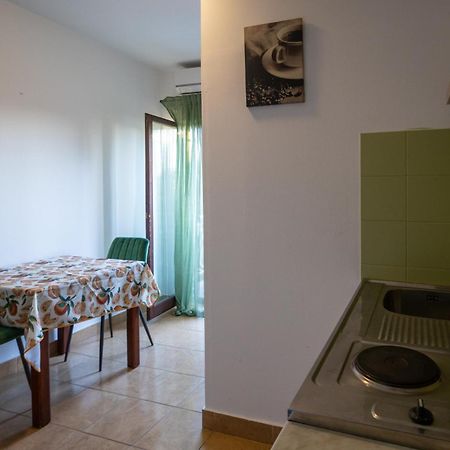Apartments Gaja Green Ap Свети-Филип-и-Яков Экстерьер фото